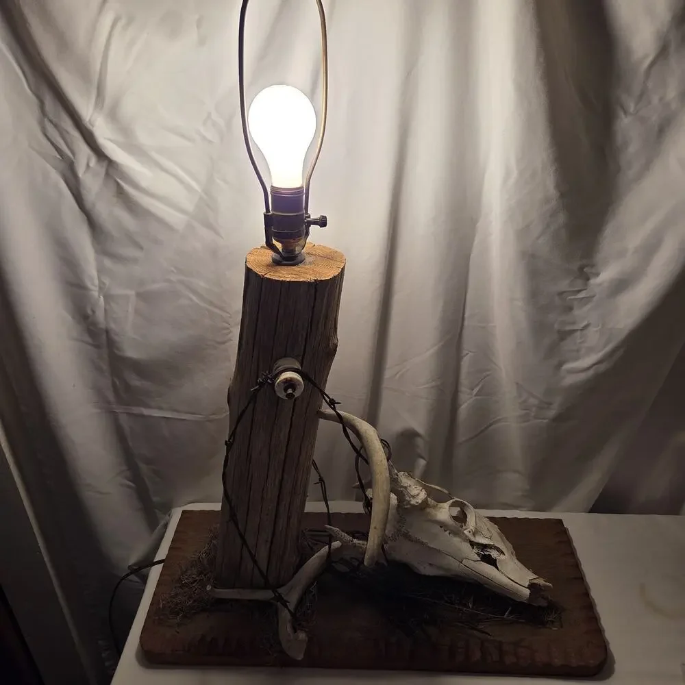 Rustic Deer Skull Barbed Wire Table Lamp Lodge Cabin Western Decor Vintage